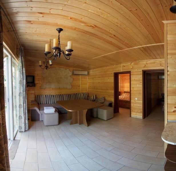 Ulʼyanovka Marco Polo Hotel מראה חיצוני תמונה
